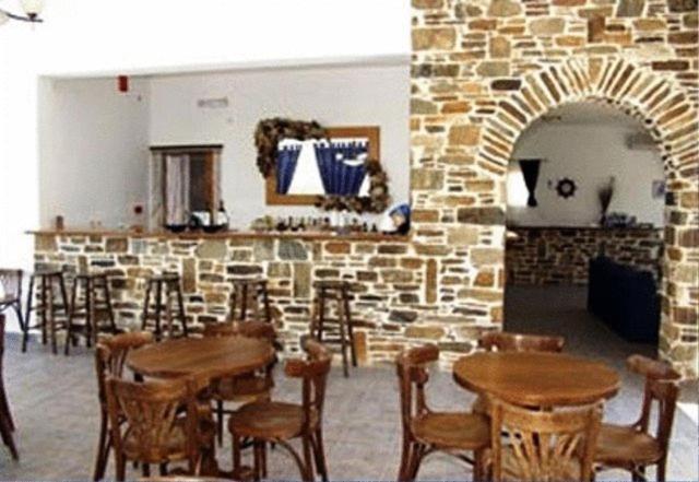 Amfitrion Hotel Vari  Экстерьер фото